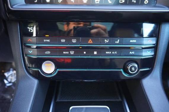 JAGUAR F-PACE 2020 SADCJ2FX6LA649475 image JAGUAR F-PACE 2020 SADCJ2FX6LA649475 image