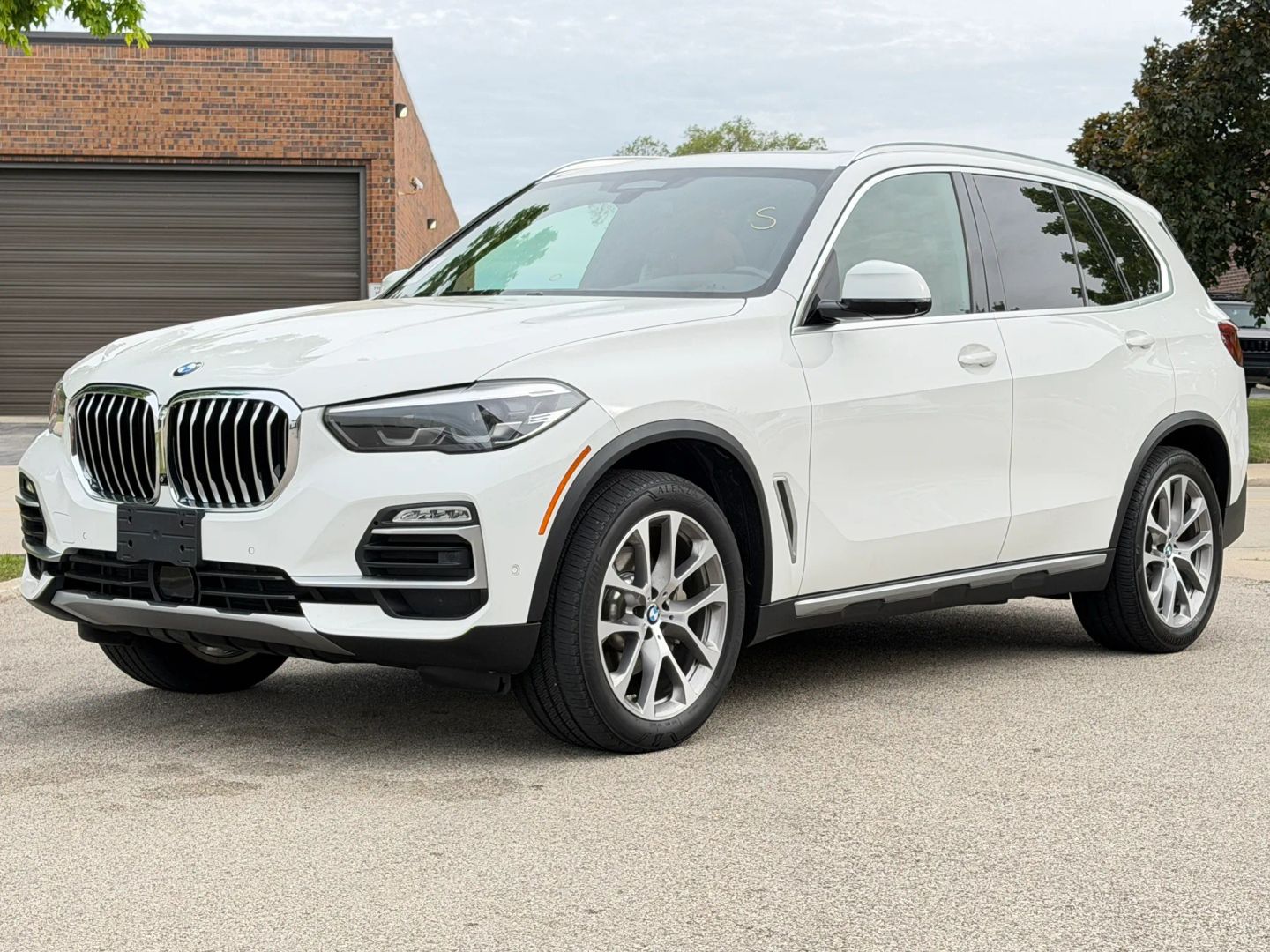bmw x5 2019 5UXCR6C54KLL06390 image bmw x5 2019 5UXCR6C54KLL06390 image