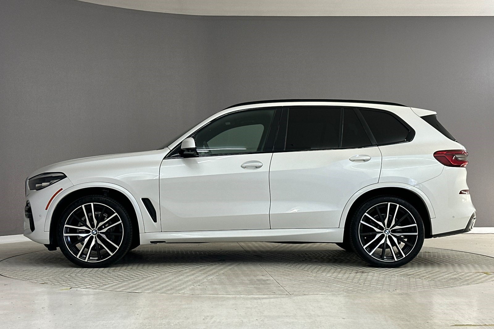 bmw x5 2019 5UXCR6C54KLL62362 image bmw x5 2019 5UXCR6C54KLL62362 image