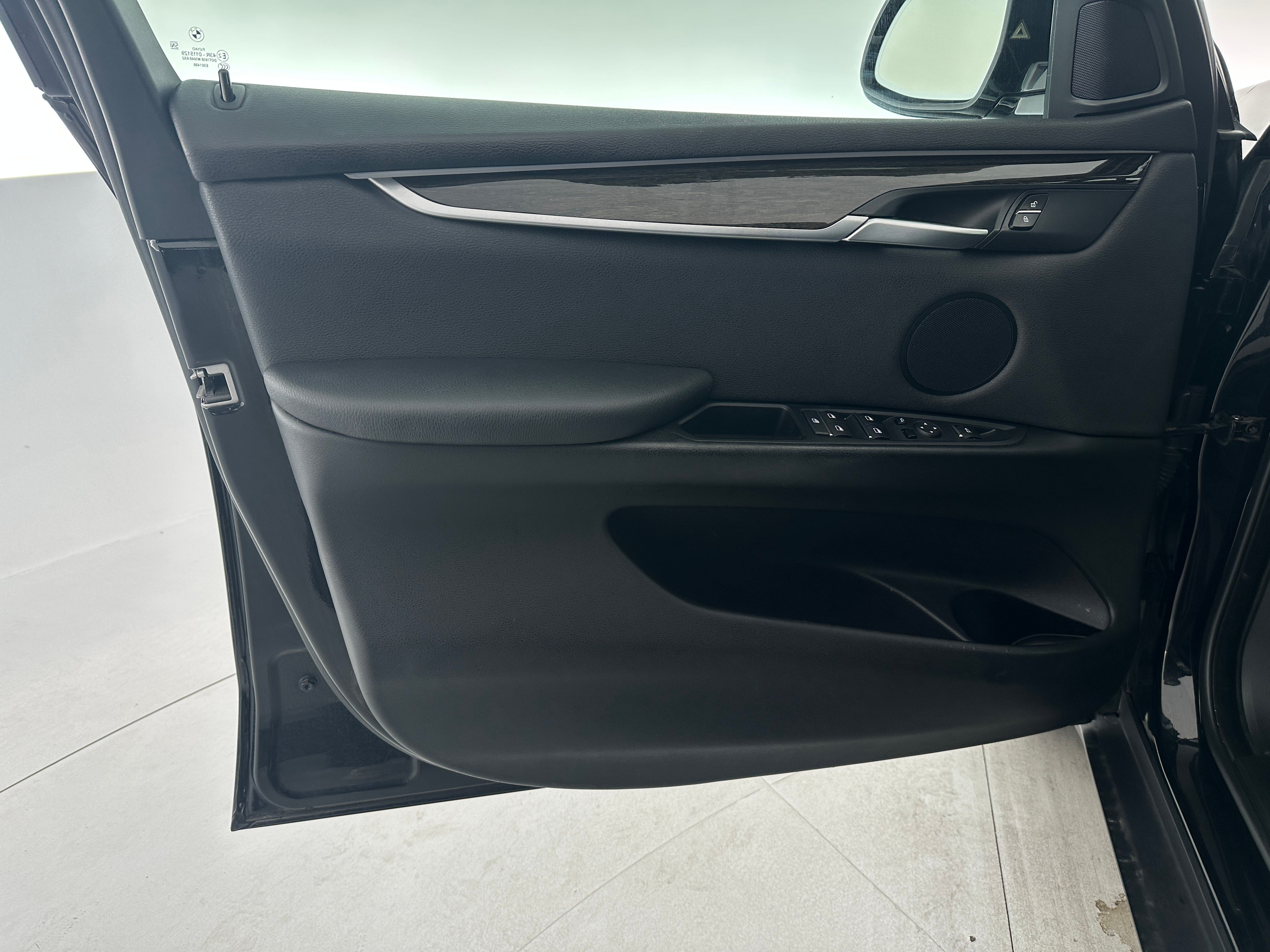 bmw x5 2018 5UXKR2C52J0Z15742 image