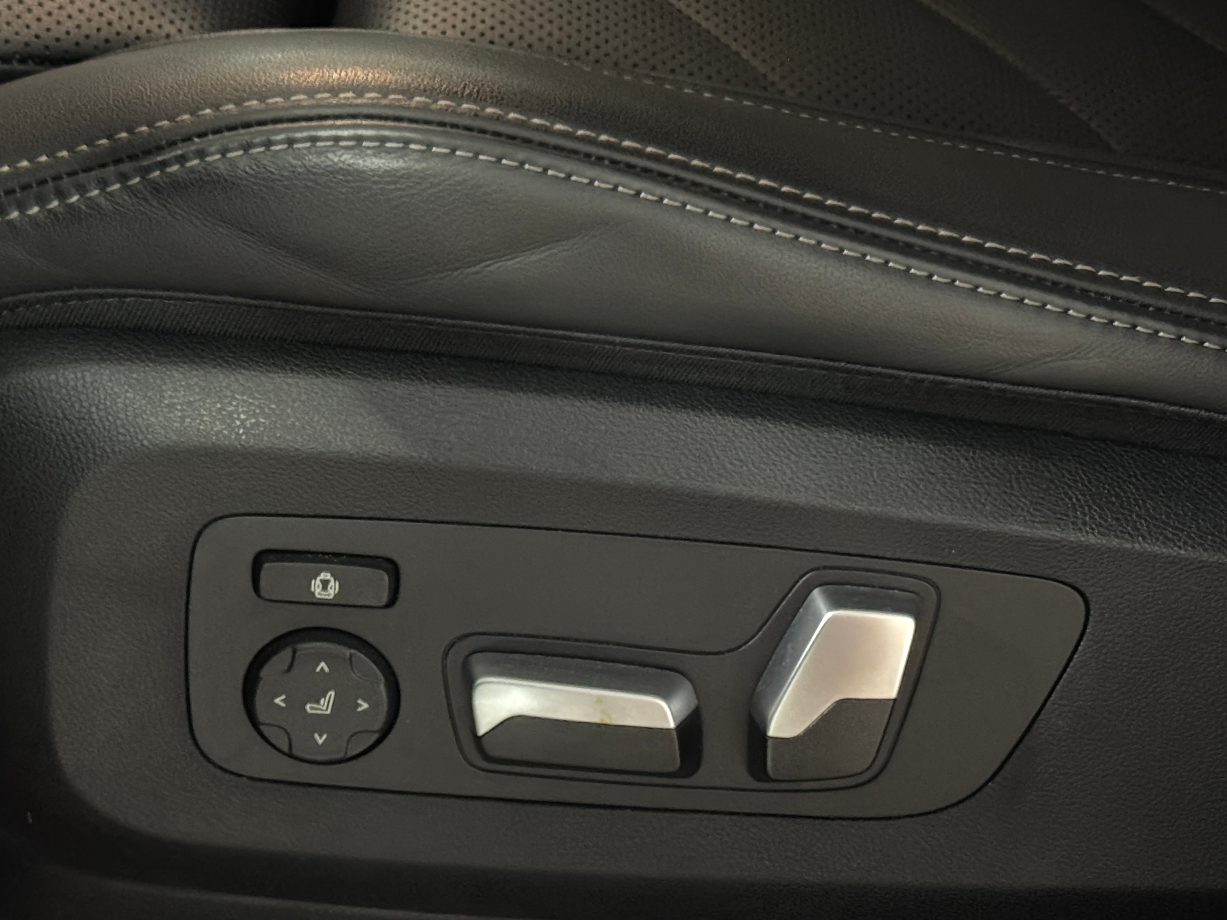 bmw x5 2026 5UX23EU07T9074148 image bmw x5 2026 5UX23EU07T9074148 image