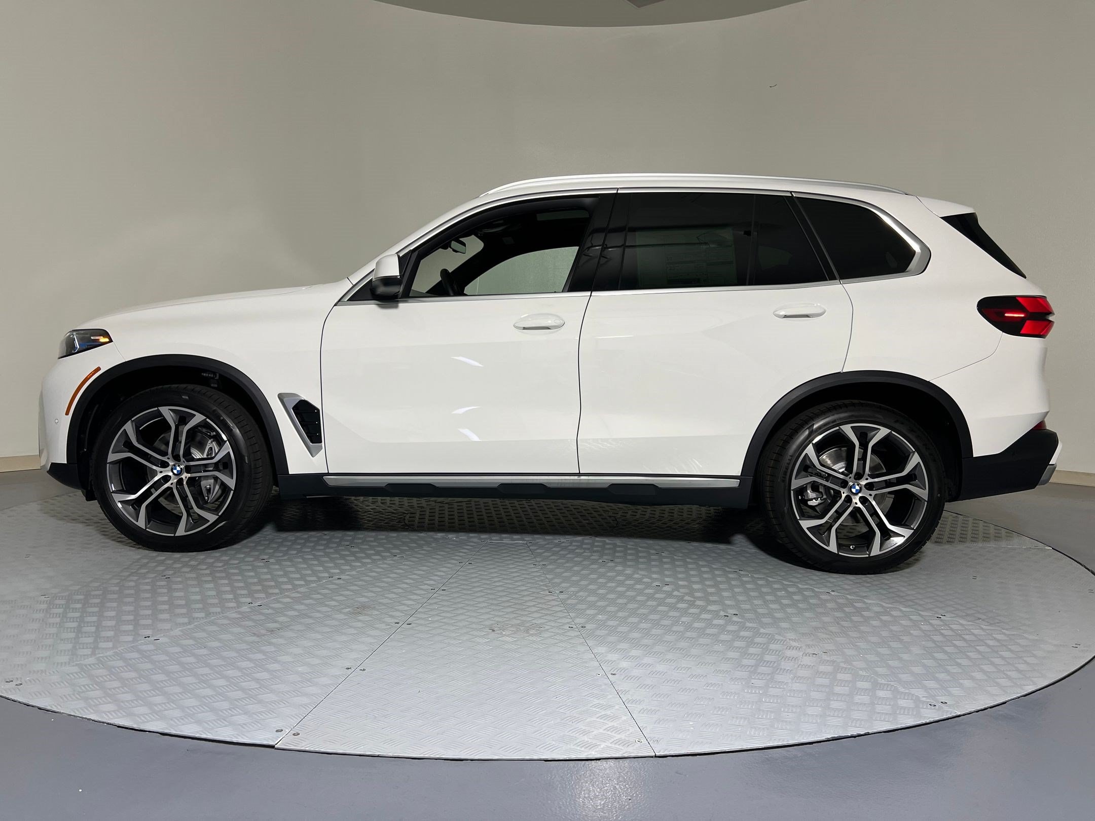 bmw x5 2026 5UX13EU08T9289548 image bmw x5 2026 5UX13EU08T9289548 image