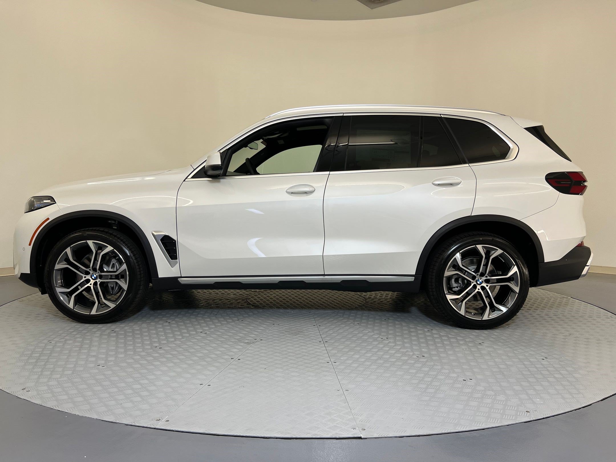 bmw x5 2026 5UX13EU06T9236279 image bmw x5 2026 5UX13EU06T9236279 image