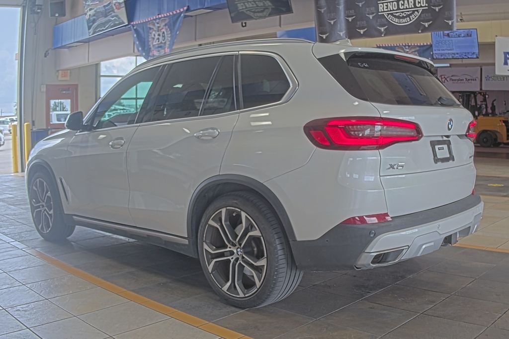 bmw x5 2021 5UXCR6C08M9F56660 image bmw x5 2021 5UXCR6C08M9F56660 image