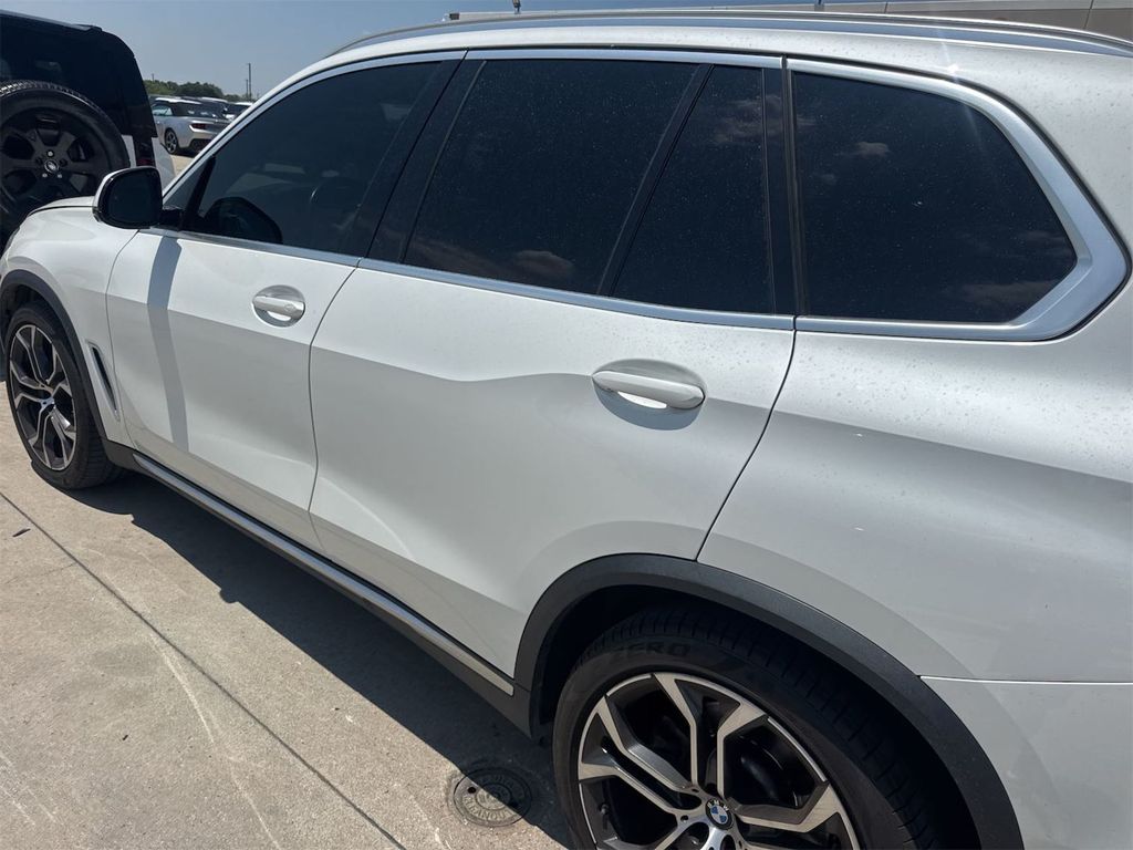 bmw x5 2021 5UXCR4C06M9G17637 image bmw x5 2021 5UXCR4C06M9G17637 image