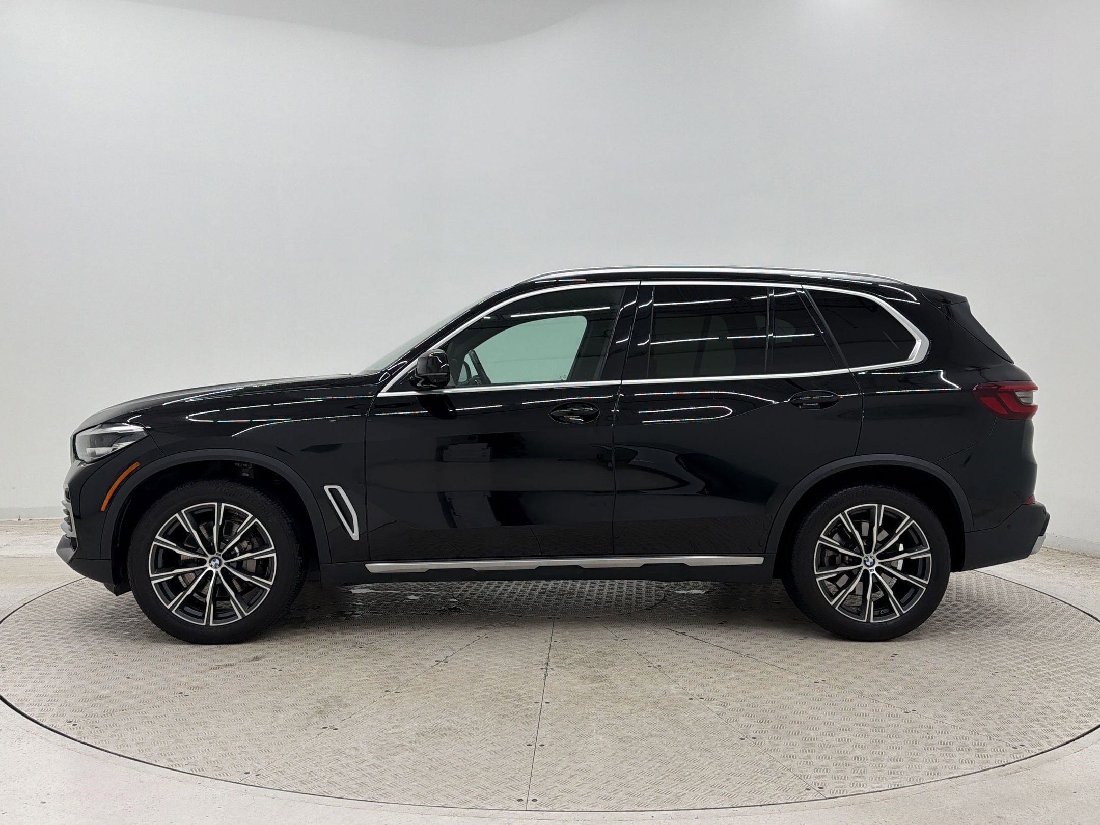bmw x5 2021 5UXCR6C02M9F41989 image bmw x5 2021 5UXCR6C02M9F41989 image