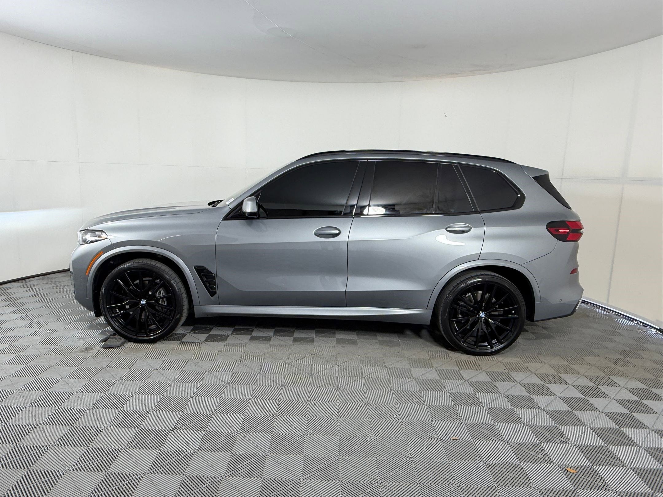 bmw x5 2024 5UX13EU07R9U24267 image bmw x5 2024 5UX13EU07R9U24267 image