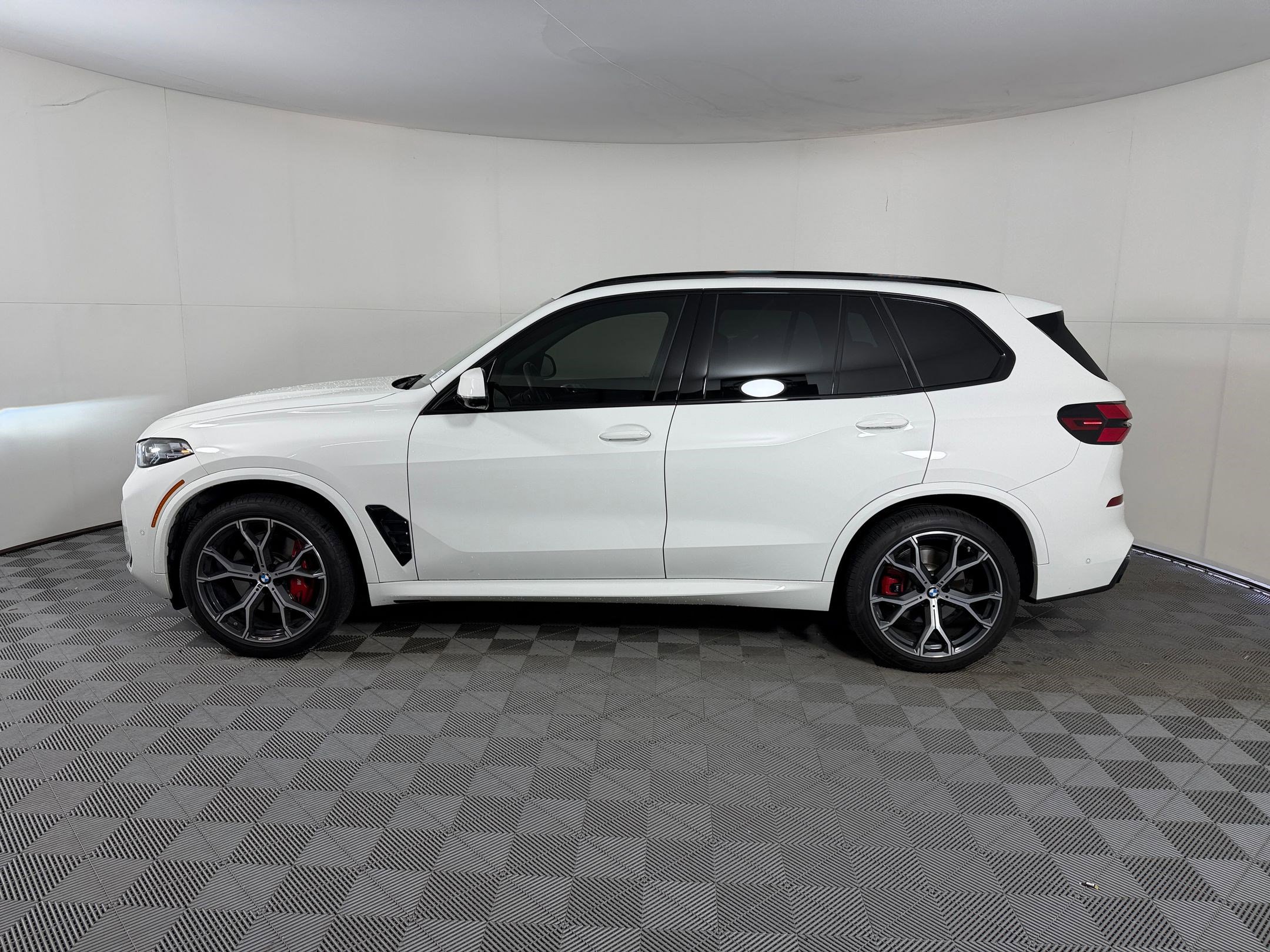 bmw x5 2024 5UX13EU08R9S89543 image bmw x5 2024 5UX13EU08R9S89543 image