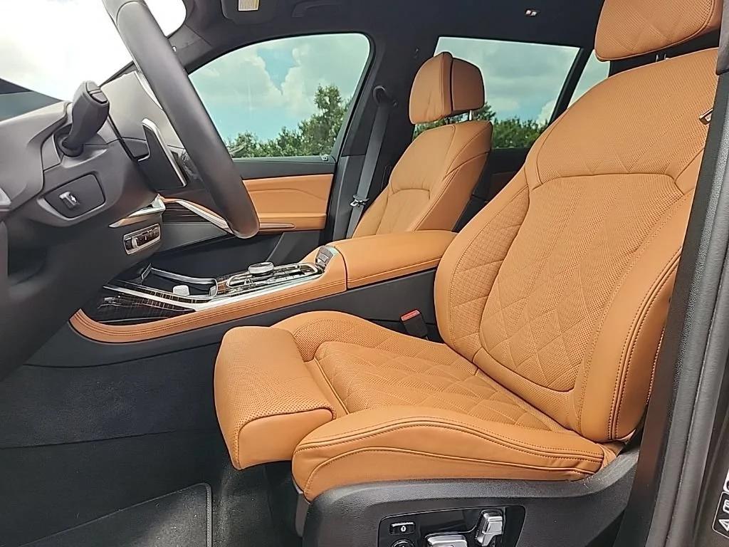 bmw x7 2026 5UX23EM08T9044320 image bmw x7 2026 5UX23EM08T9044320 image