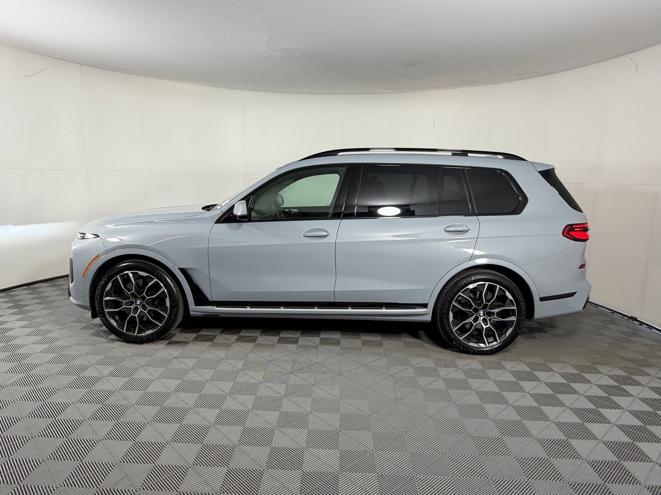 bmw x7 2026 5UX23EM09T9339426 image bmw x7 2026 5UX23EM09T9339426 image