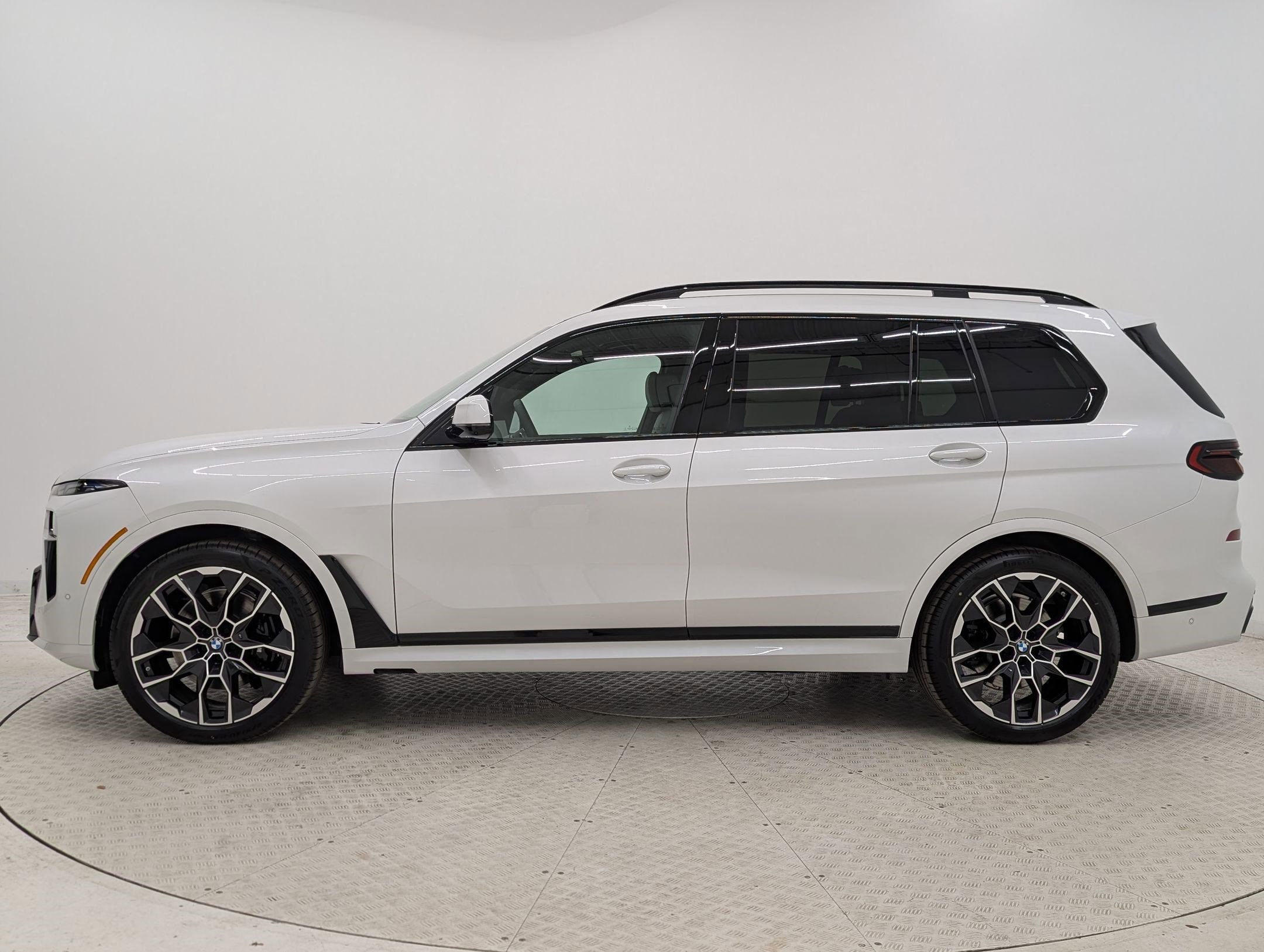 bmw x7 2026 5UX23EM03T9314134 image bmw x7 2026 5UX23EM03T9314134 image