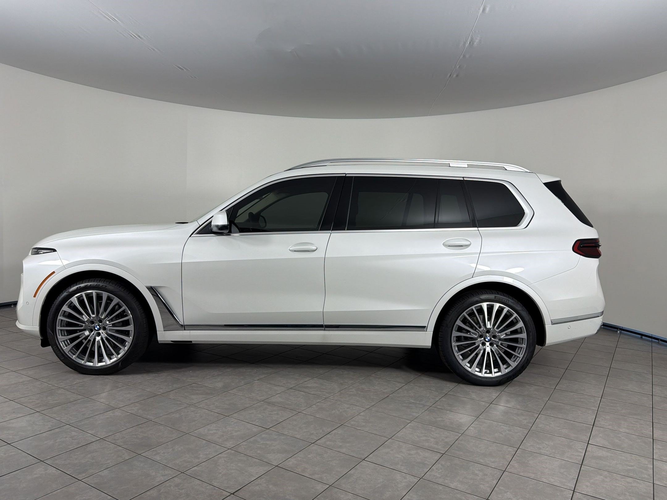 bmw x7 2027 5UX23EM05V9497135 image bmw x7 2027 5UX23EM05V9497135 image