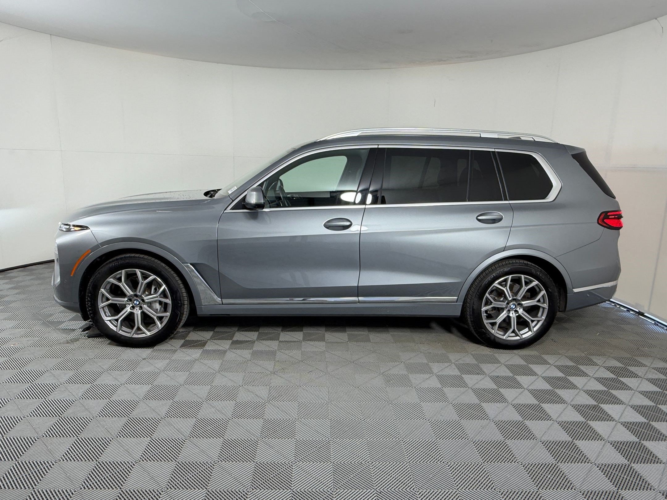 bmw x7 2024 5UX23EM00R9U20680 image bmw x7 2024 5UX23EM00R9U20680 image