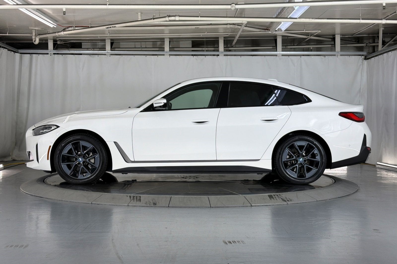 bmw i4 2023 WBY43AW09PFR31723 image bmw i4 2023 WBY43AW09PFR31723 image