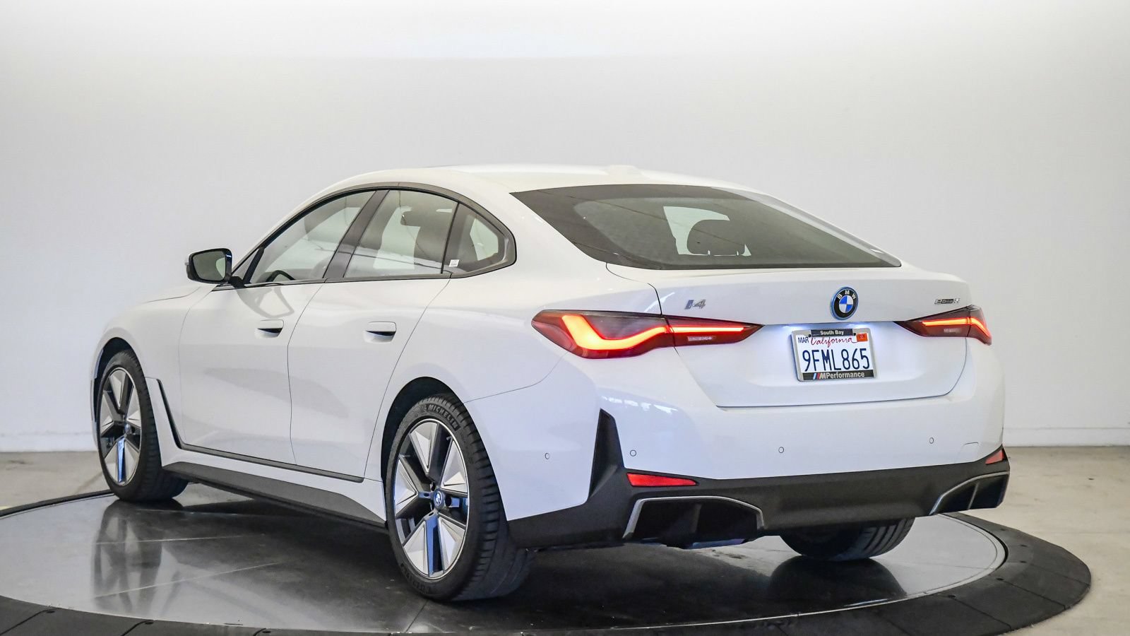 bmw i4 2023 WBY43AW08PFP37362 image bmw i4 2023 WBY43AW08PFP37362 image