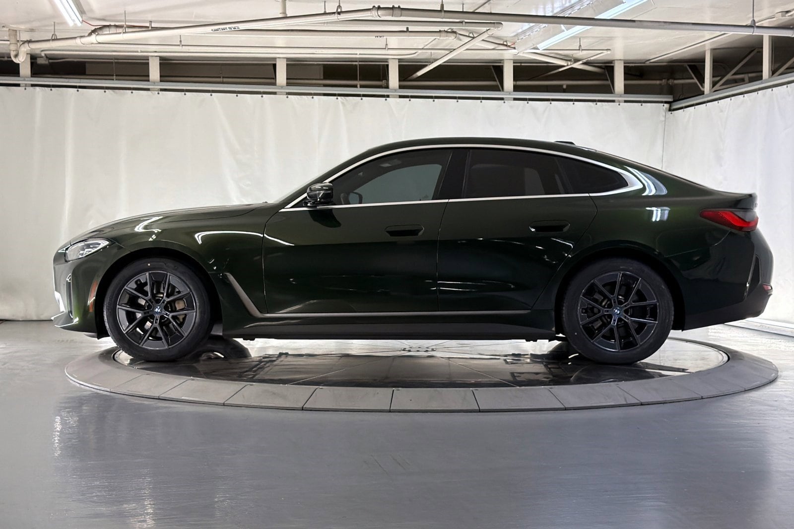 bmw i4 2023 WBY43AW08PFR00804 image bmw i4 2023 WBY43AW08PFR00804 image