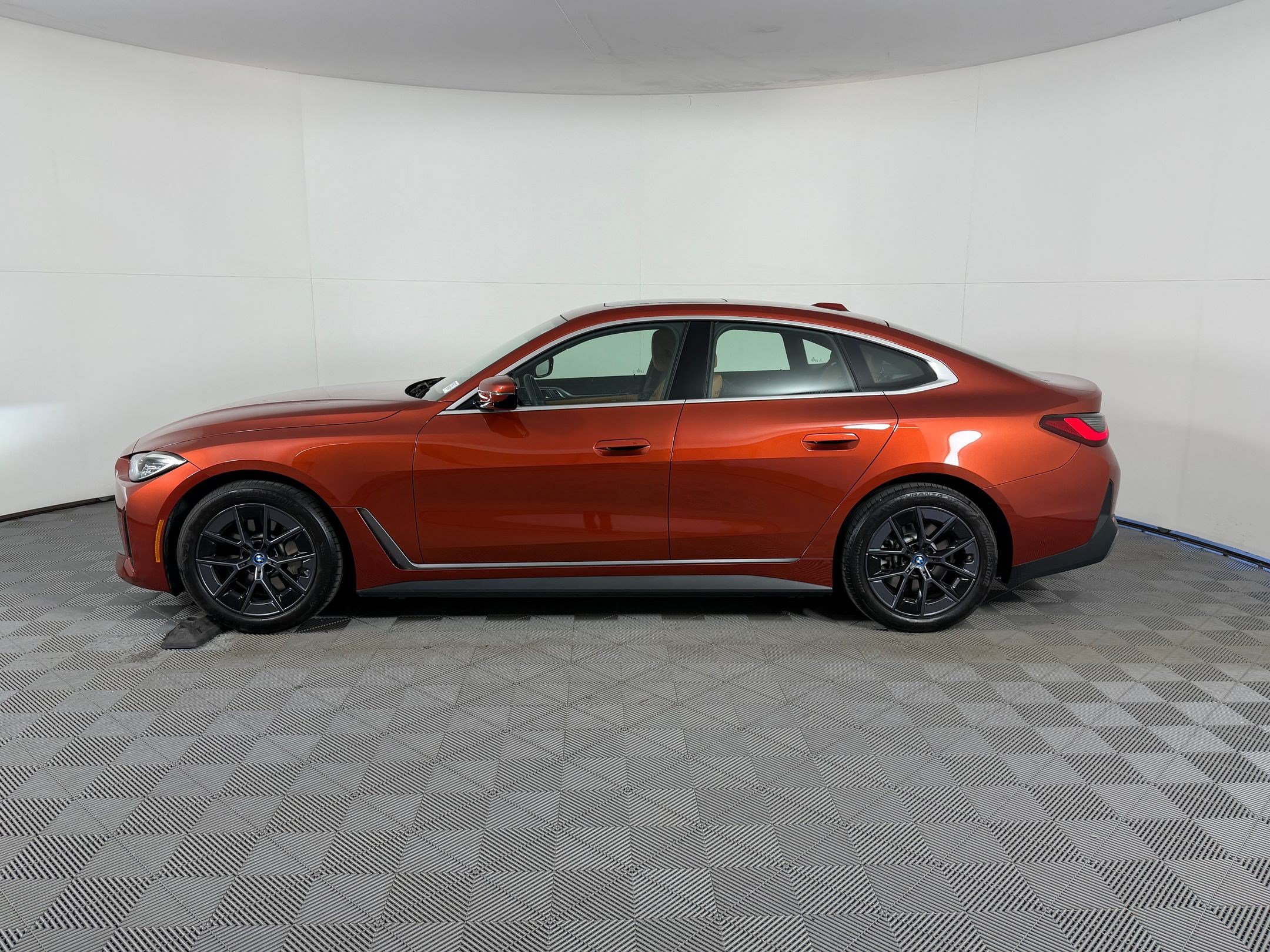 bmw i4 2023 WBY73AW00PFN90371 image bmw i4 2023 WBY73AW00PFN90371 image