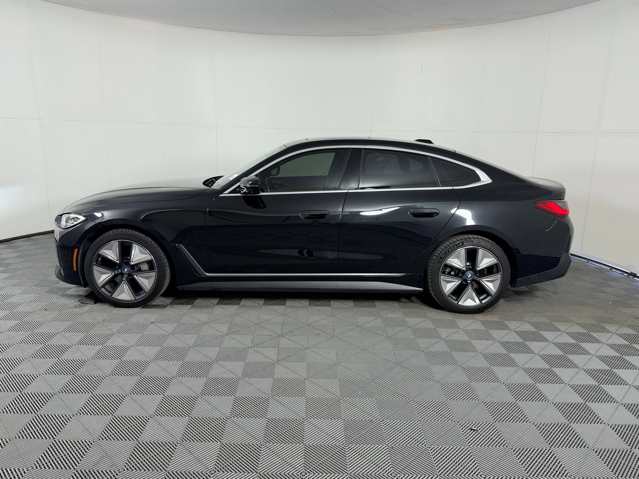 bmw i4 2023 WBY43AW05PFP79262 image bmw i4 2023 WBY43AW05PFP79262 image