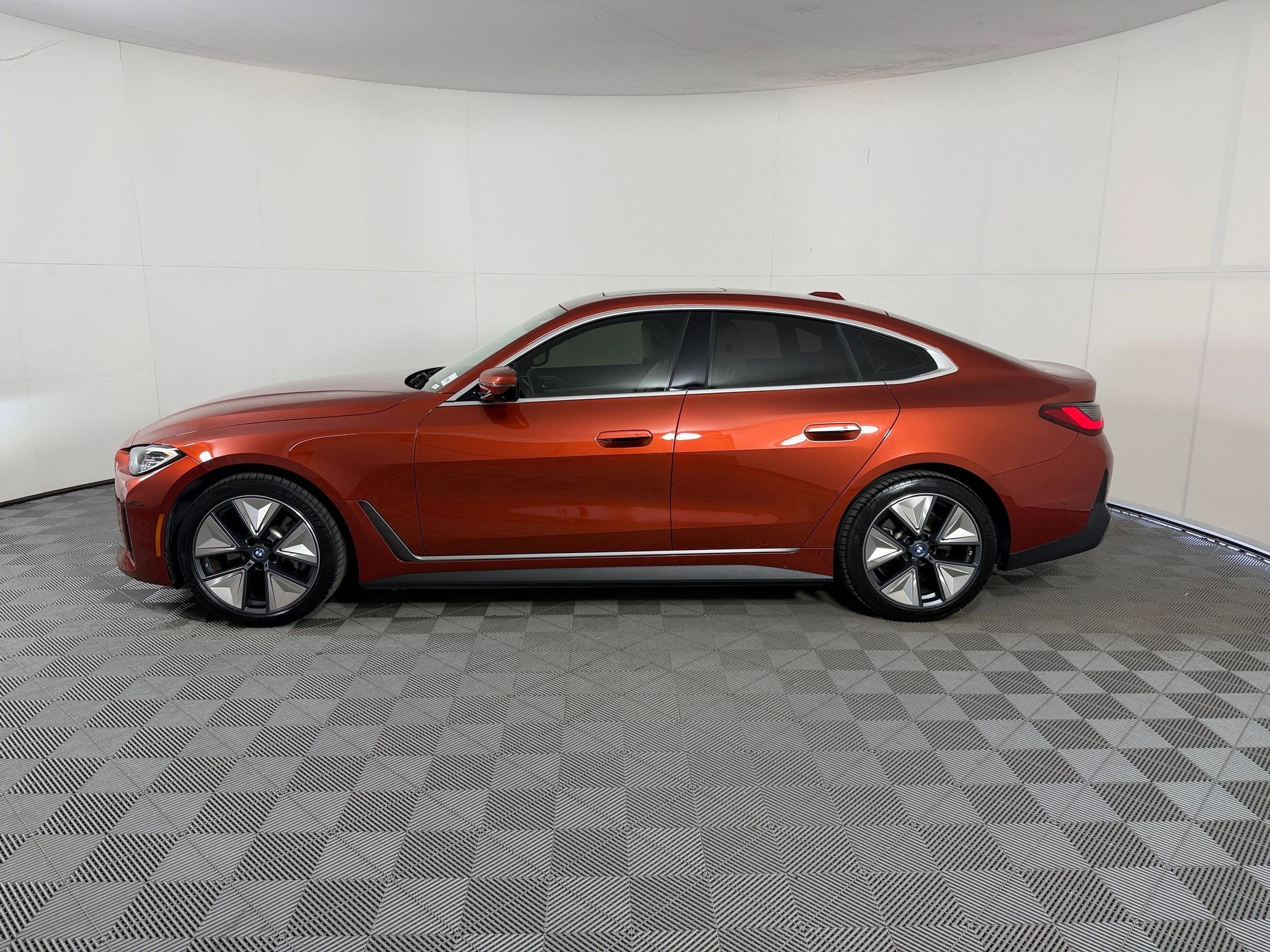 bmw i4 2023 WBY43AW08PFP77232 image bmw i4 2023 WBY43AW08PFP77232 image