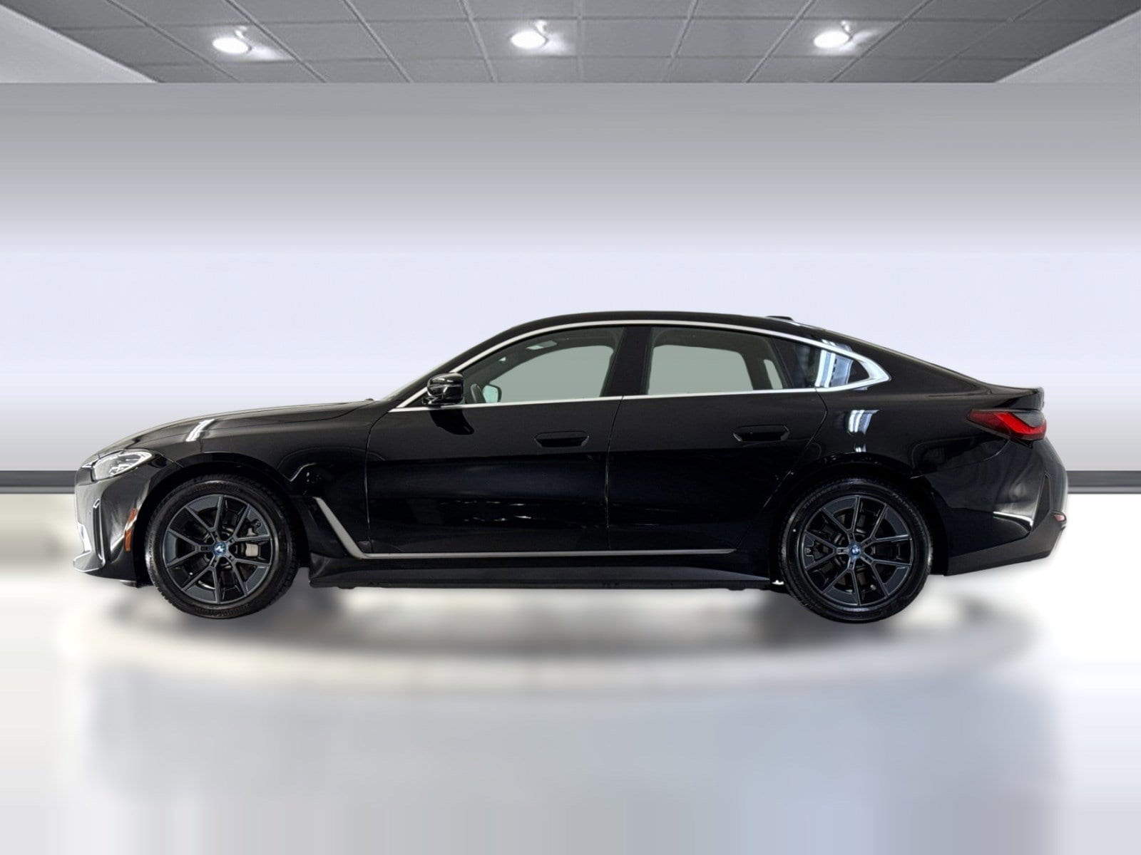 bmw i4 2023 WBY43AW04PFR29345 image bmw i4 2023 WBY43AW04PFR29345 image