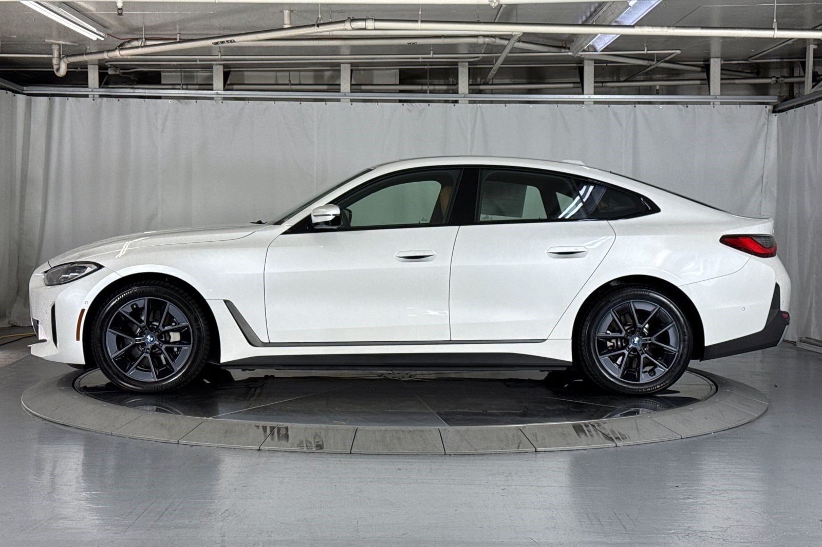 bmw i4 2023 WBY73AW0XPFR30819 image bmw i4 2023 WBY73AW0XPFR30819 image