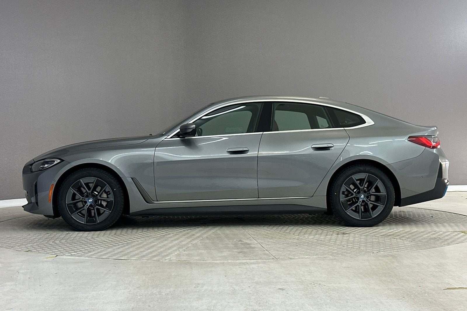 bmw i4 2024 WBY43AW09RFR52803 image bmw i4 2024 WBY43AW09RFR52803 image