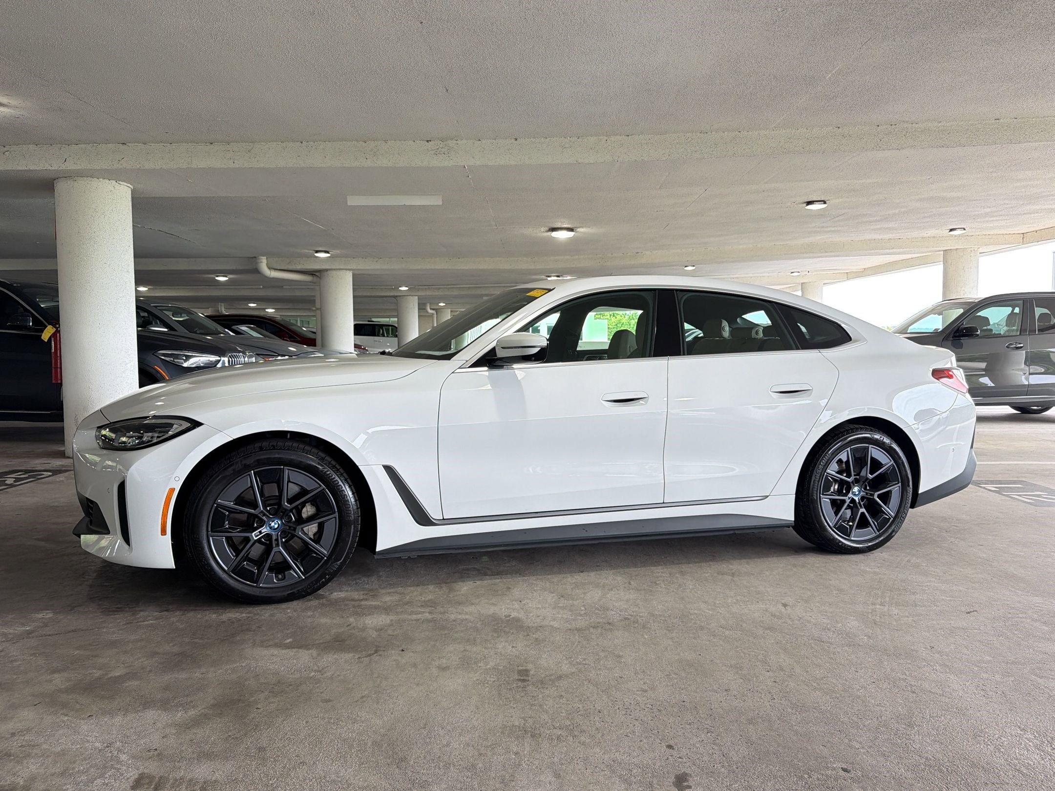 bmw i4 2024 WBY73AW05RFT02637 image bmw i4 2024 WBY73AW05RFT02637 image