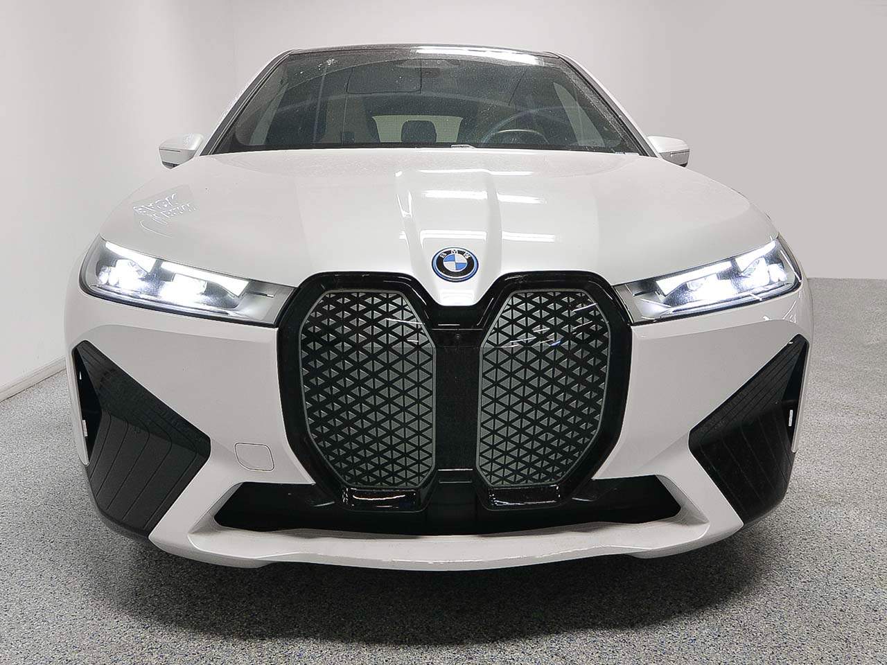 bmw ix 2024 WB523CF01RCP29012 image bmw ix 2024 WB523CF01RCP29012 image