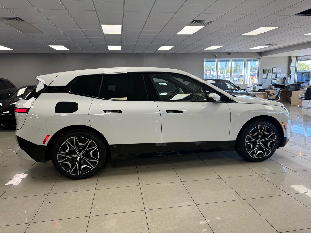bmw ix 2024 WB523CF01RCP25235 image bmw ix 2024 WB523CF01RCP25235 image