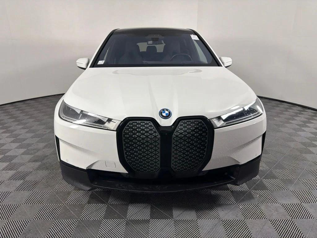 bmw ix 2024 WB523CF08RCN33097 image bmw ix 2024 WB523CF08RCN33097 image