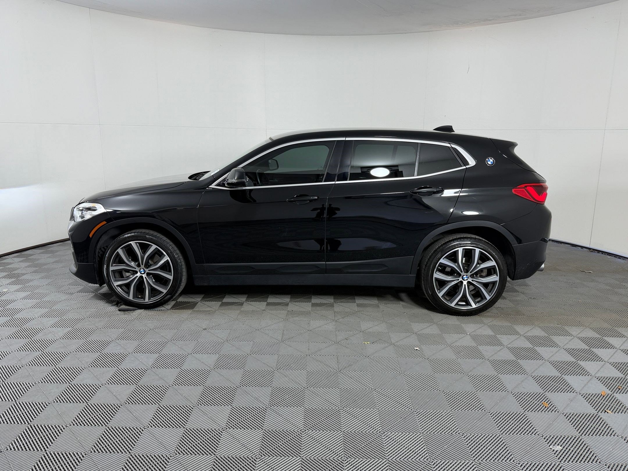 bmw x2 2018 WBXYJ3C33JEP76573 image