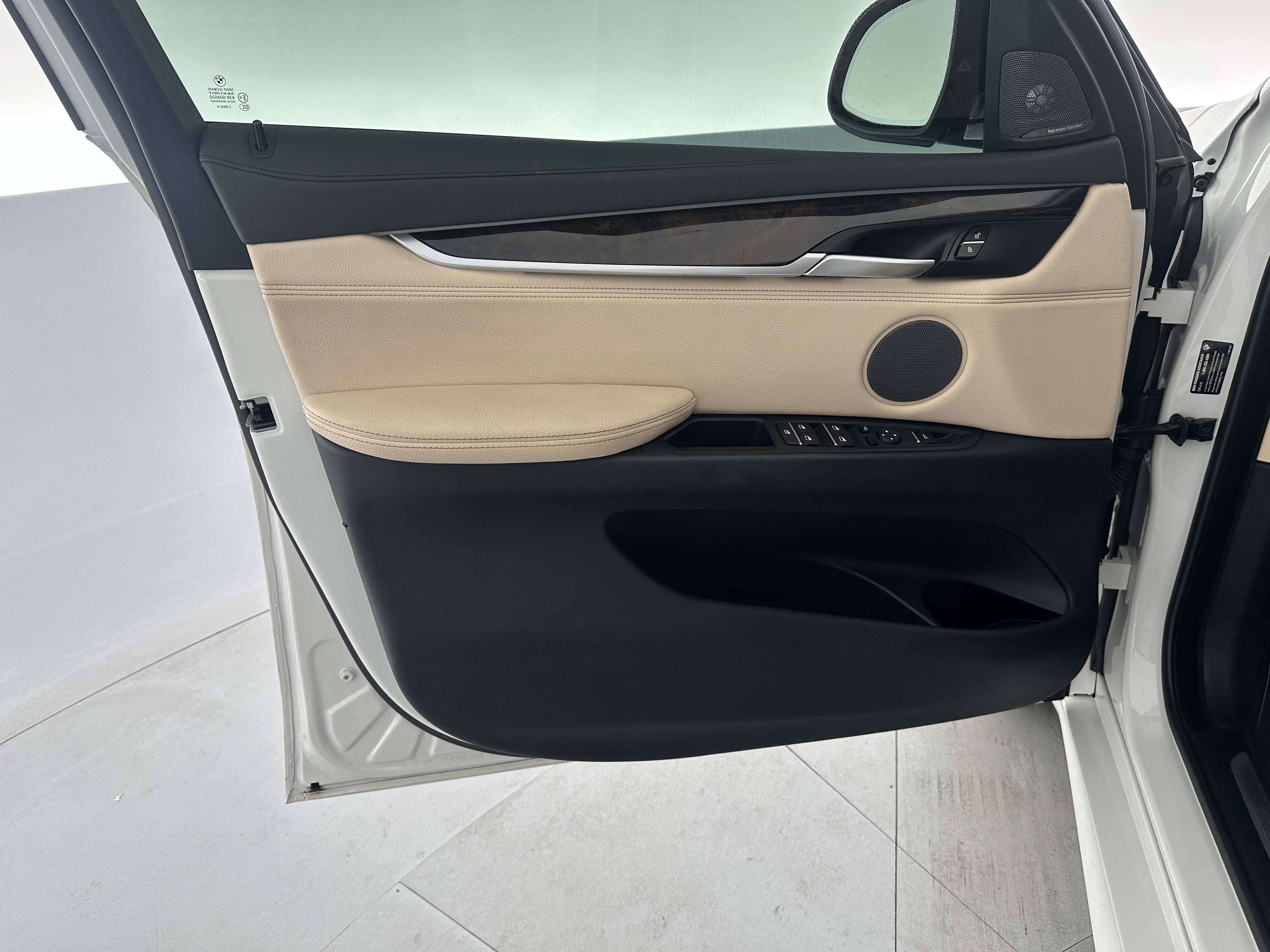 bmw x6 2019 5UXKU2C57K0Z64242 image bmw x6 2019 5UXKU2C57K0Z64242 image