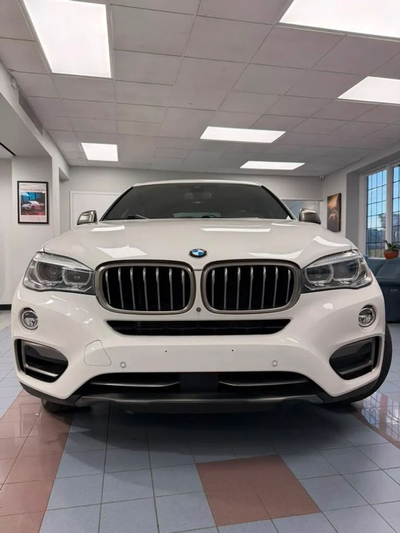 bmw x6 2018 5UXKU6C50J0W38806 image bmw x6 2018 5UXKU6C50J0W38806 image