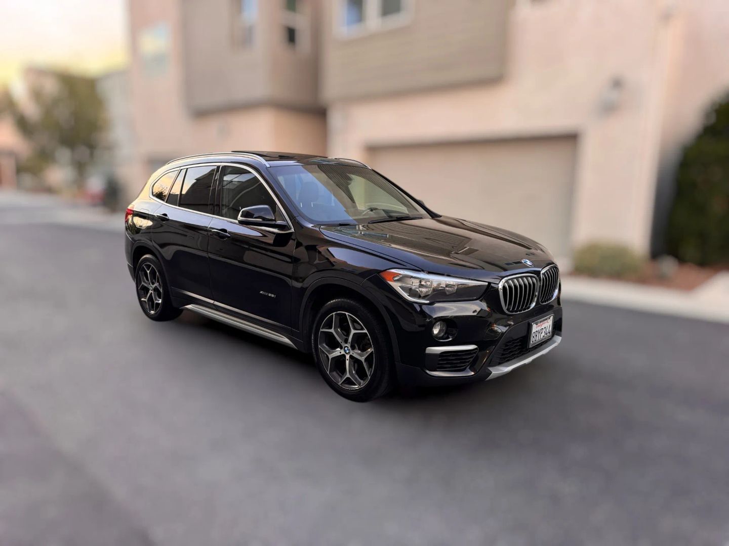 bmw x1 2018 WBXHT3C34J5K24767 image