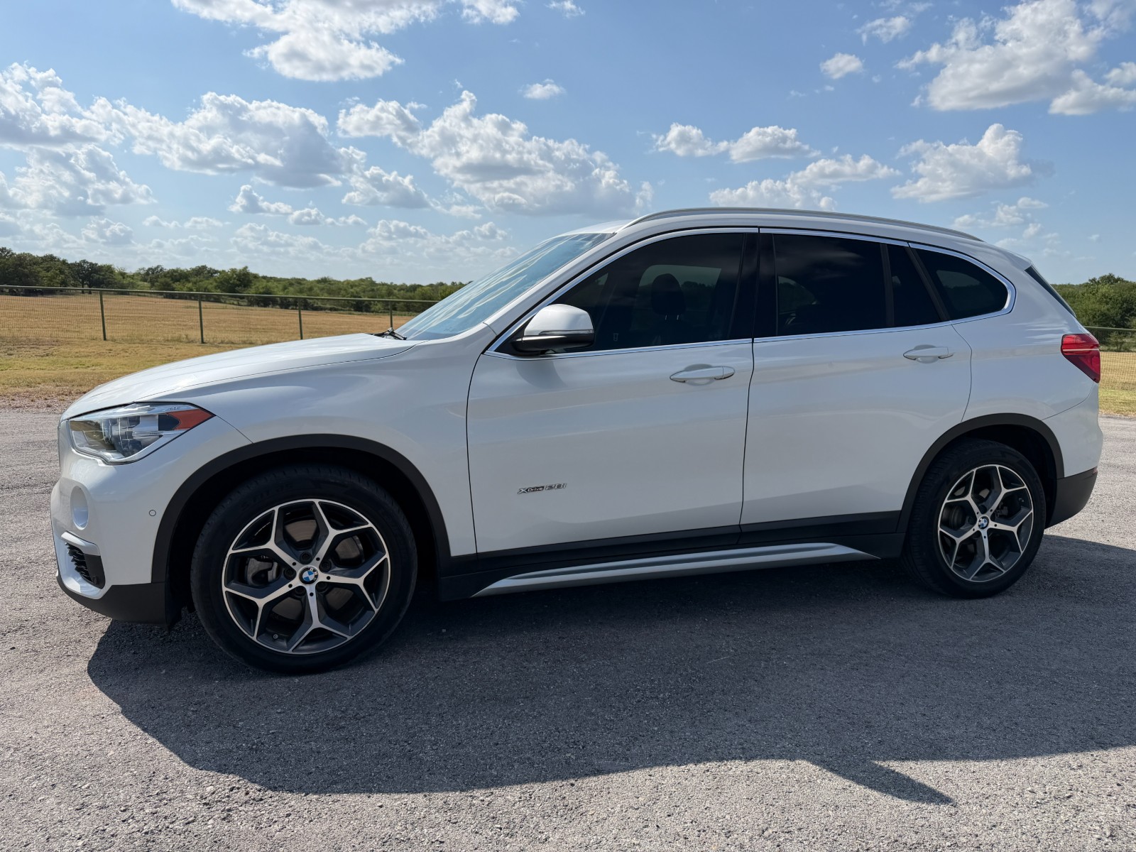 bmw x1 2017 WBXHT3Z35H4A55434 image bmw x1 2017 WBXHT3Z35H4A55434 image