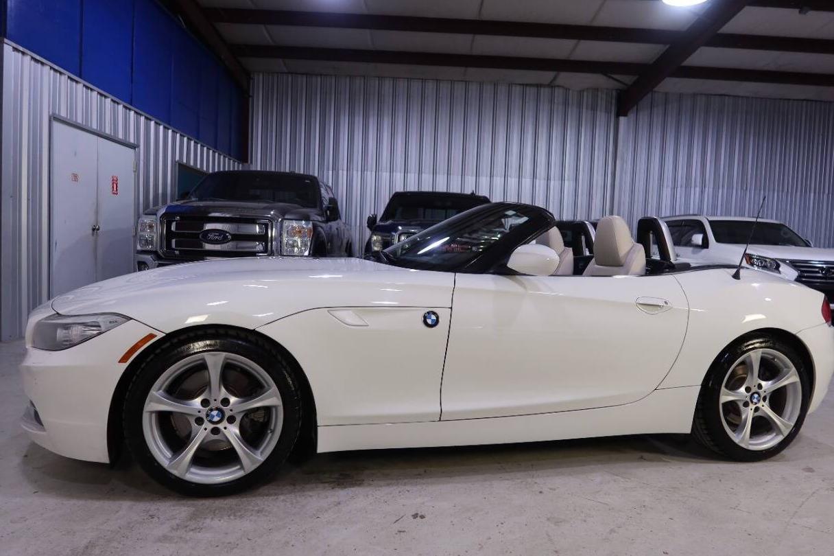 BMW Z4 2011 WBALM5C57BE162409 image