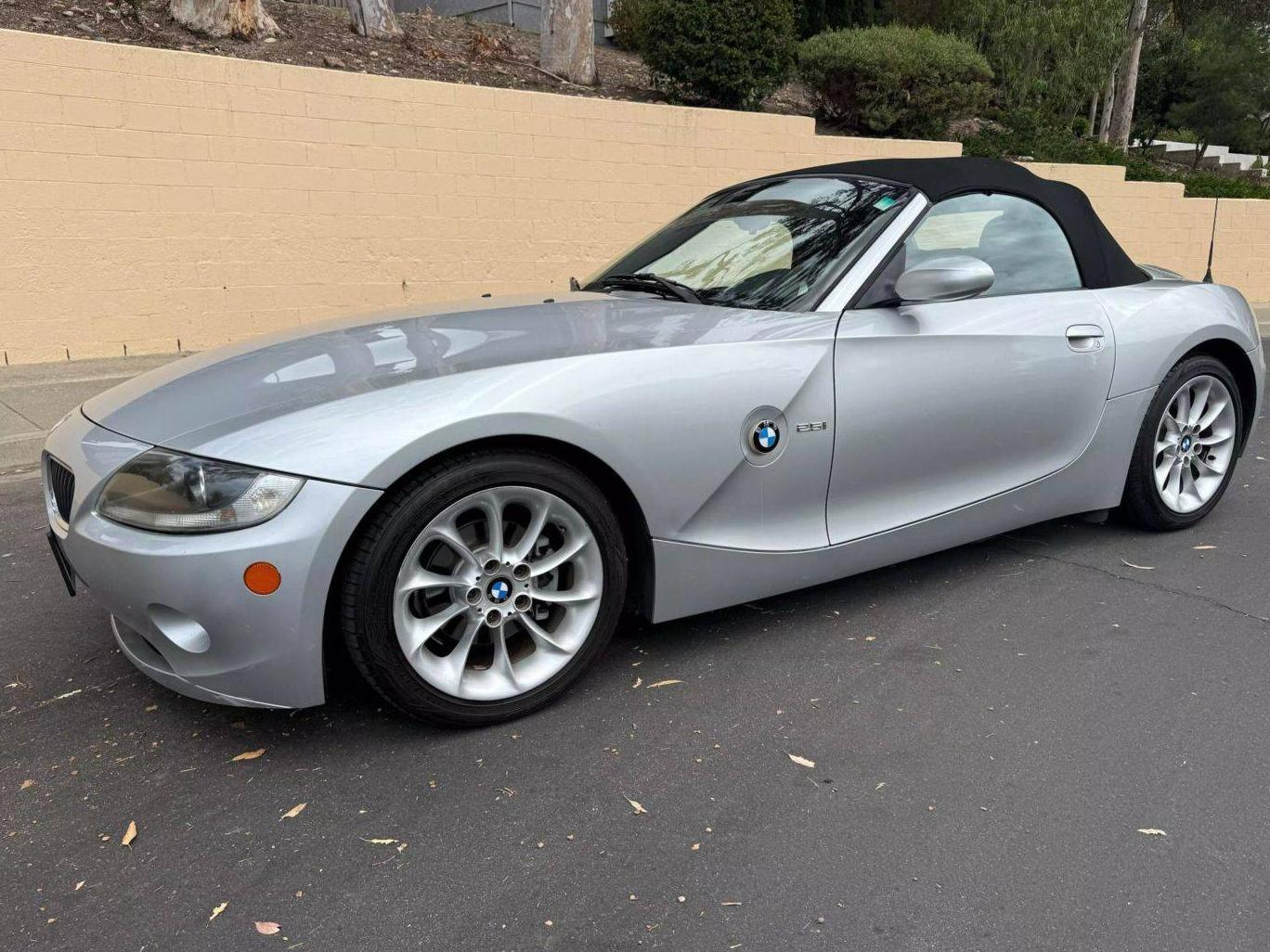 BMW Z4 2005 4USBT33575LS54927 image