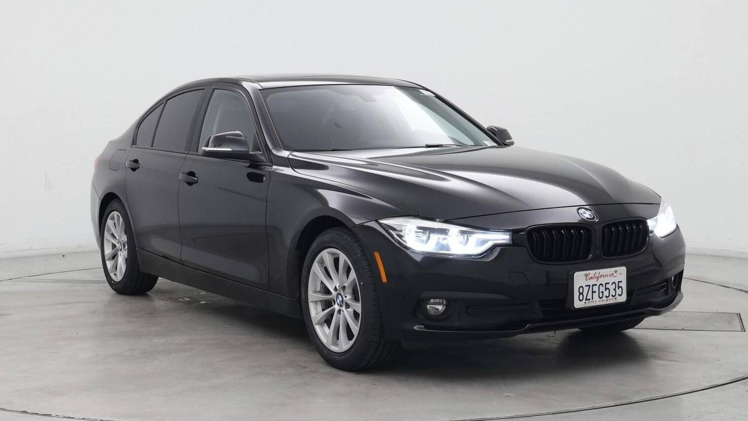 BMW 320I 2018 WBA8A9C59JK623020 image BMW 320I 2018 WBA8A9C59JK623020 image