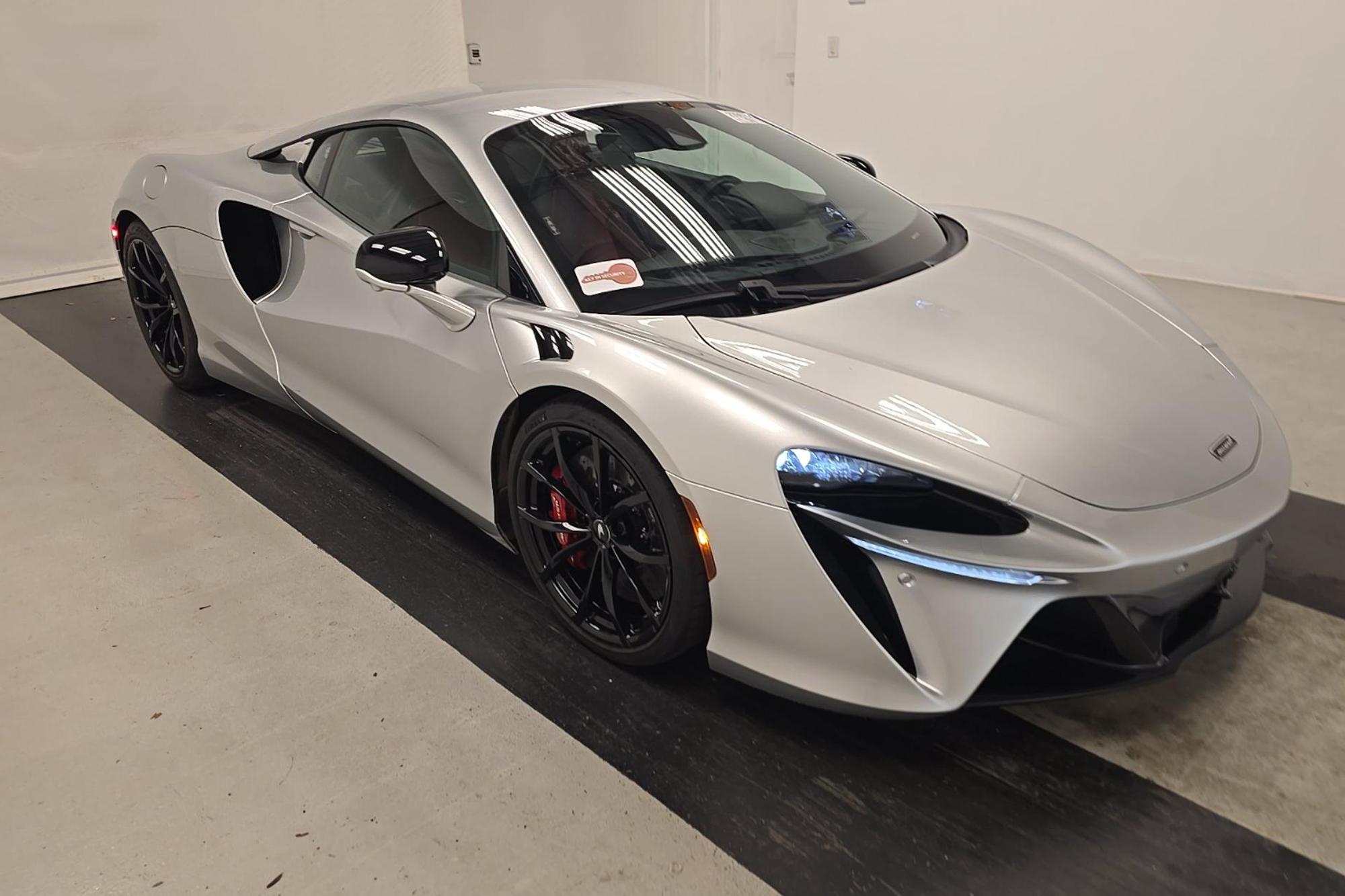 mclaren artura 2023 SBM16AEA5PW001315 image mclaren artura 2023 SBM16AEA5PW001315 image