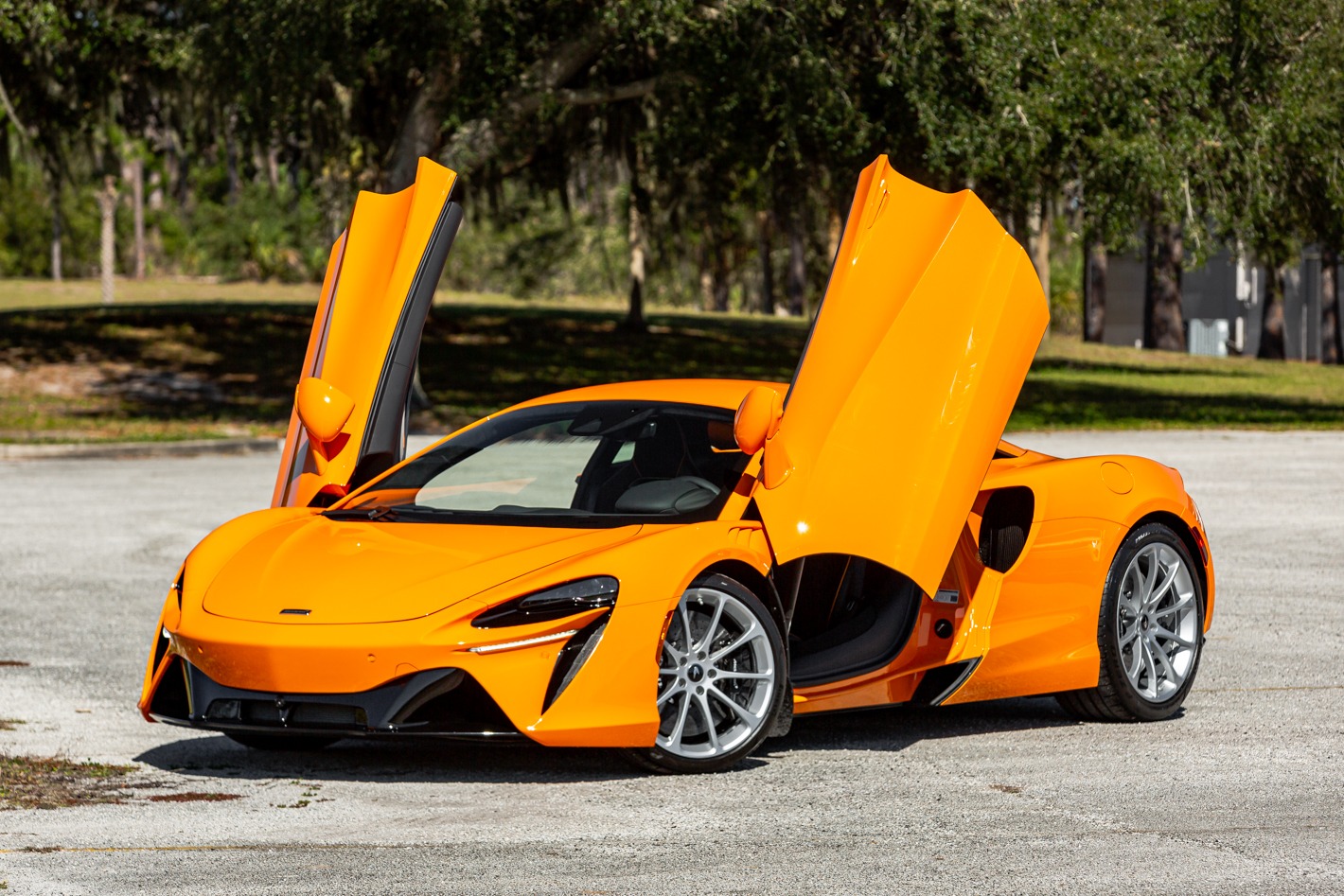mclaren artura 2024 SBM16AEAXRW002334 image mclaren artura 2024 SBM16AEAXRW002334 image
