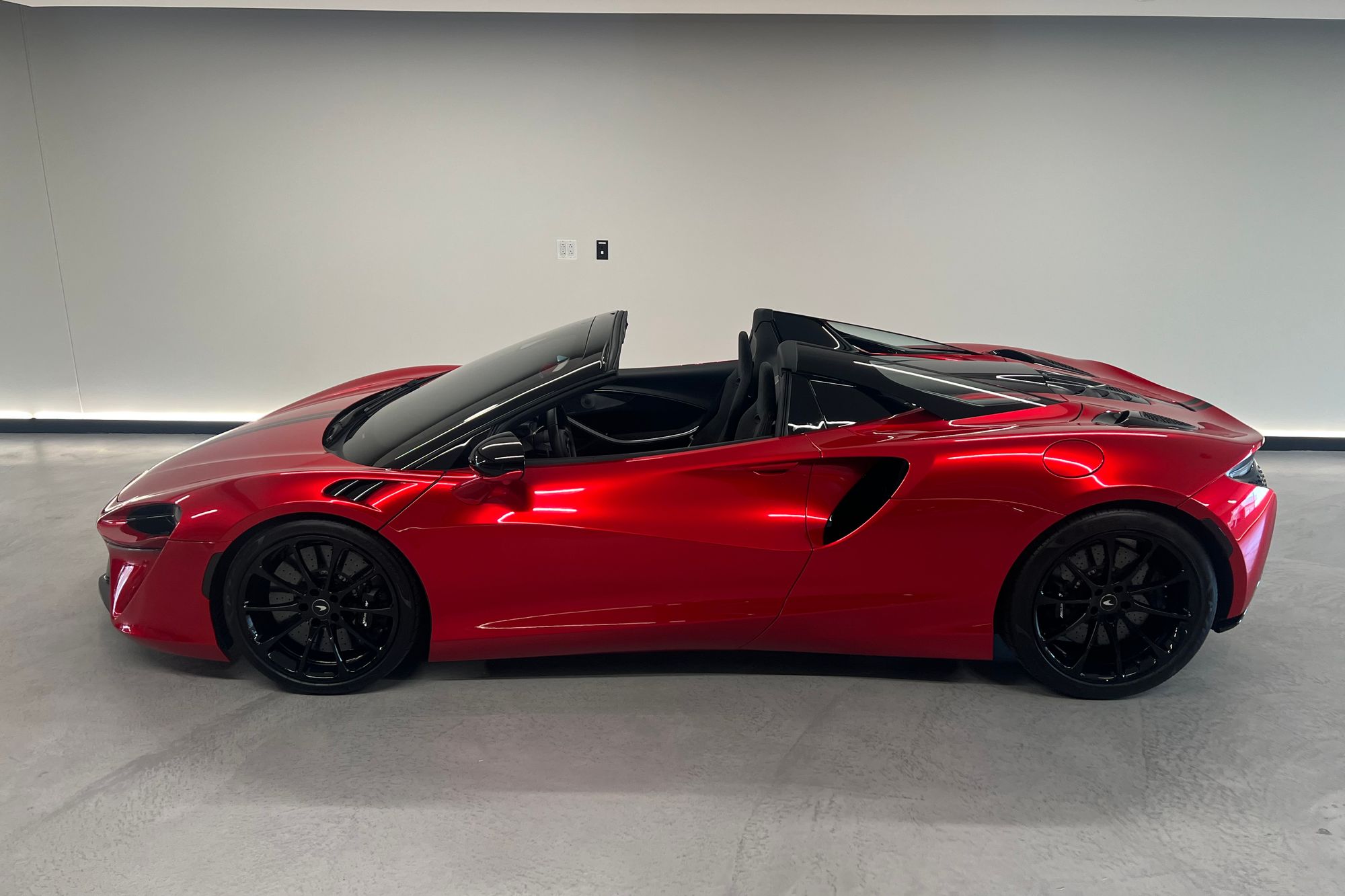 mclaren artura 2025 SBM16BEA9SW003731 image mclaren artura 2025 SBM16BEA9SW003731 image