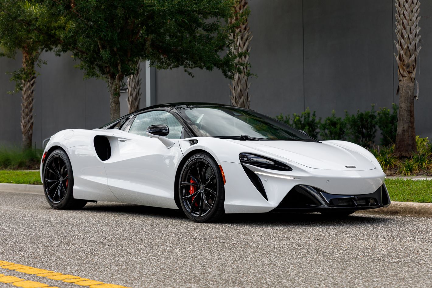 mclaren artura 2025 SBM16BEA8SW002991 image mclaren artura 2025 SBM16BEA8SW002991 image