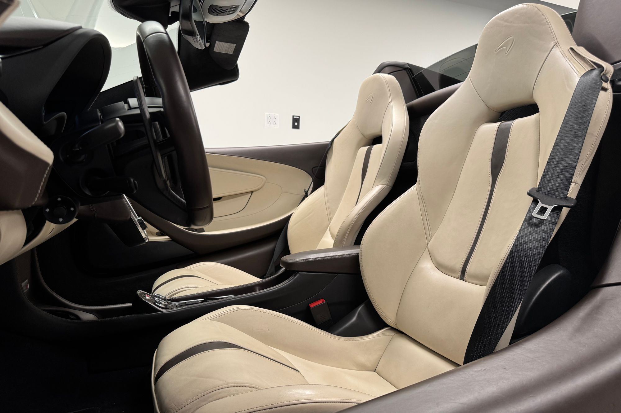 mclaren 570s 2018 SBM13FAA0JW005405 image mclaren 570s 2018 SBM13FAA0JW005405 image