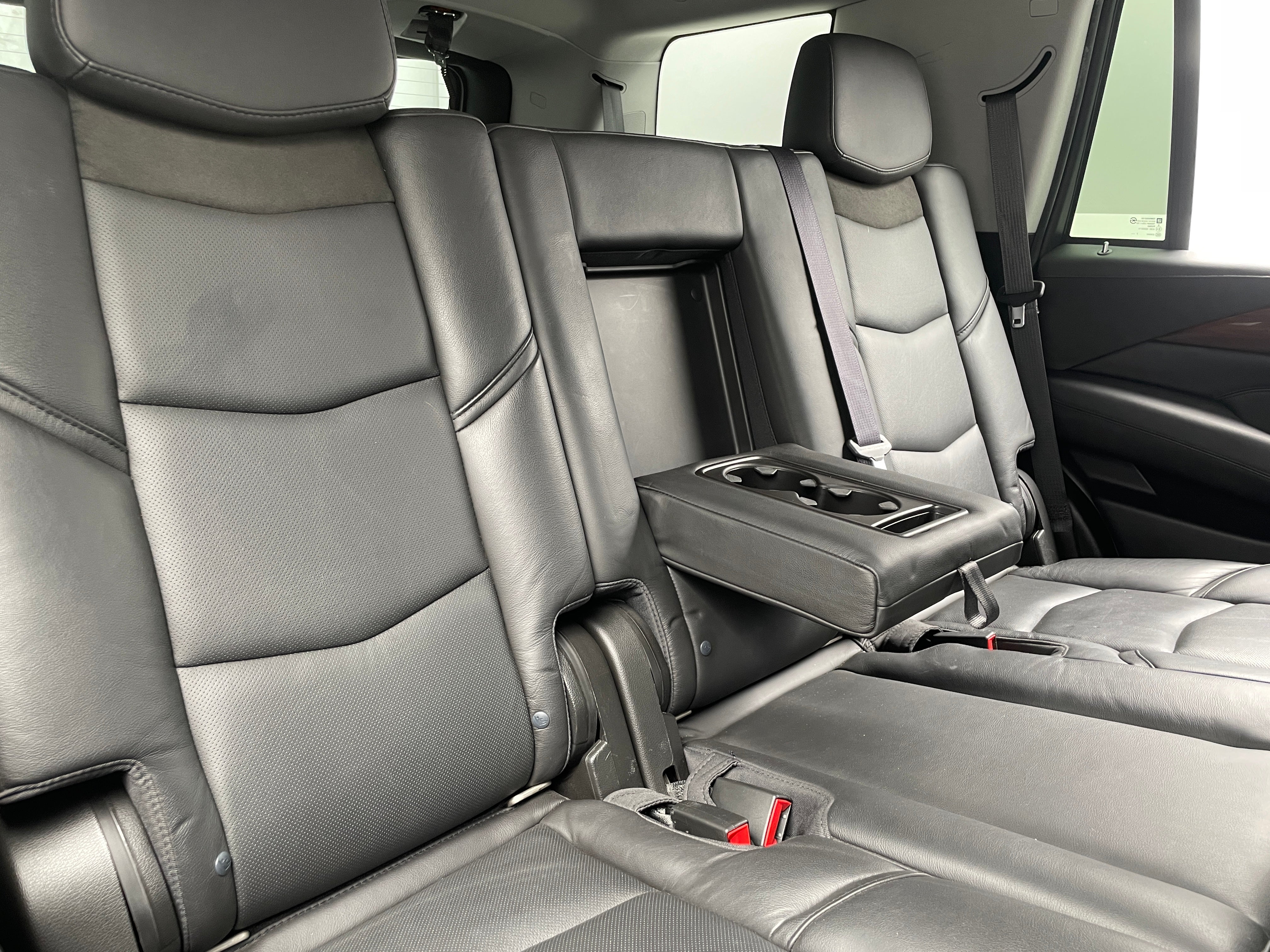cadillac escalade 2018 1GYS3AKJ5JR193829 image cadillac escalade 2018 1GYS3AKJ5JR193829 image