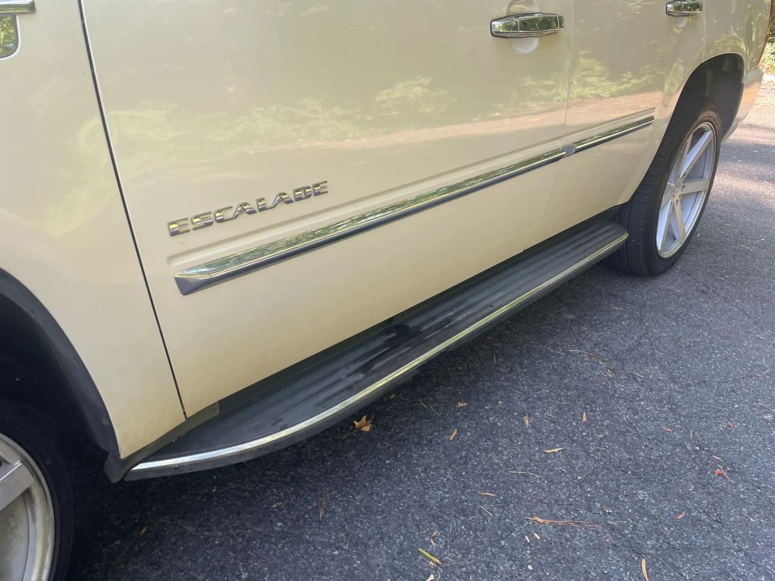 cadillac escalade 2011 1GYS4BEF9BR312428 image cadillac escalade 2011 1GYS4BEF9BR312428 image