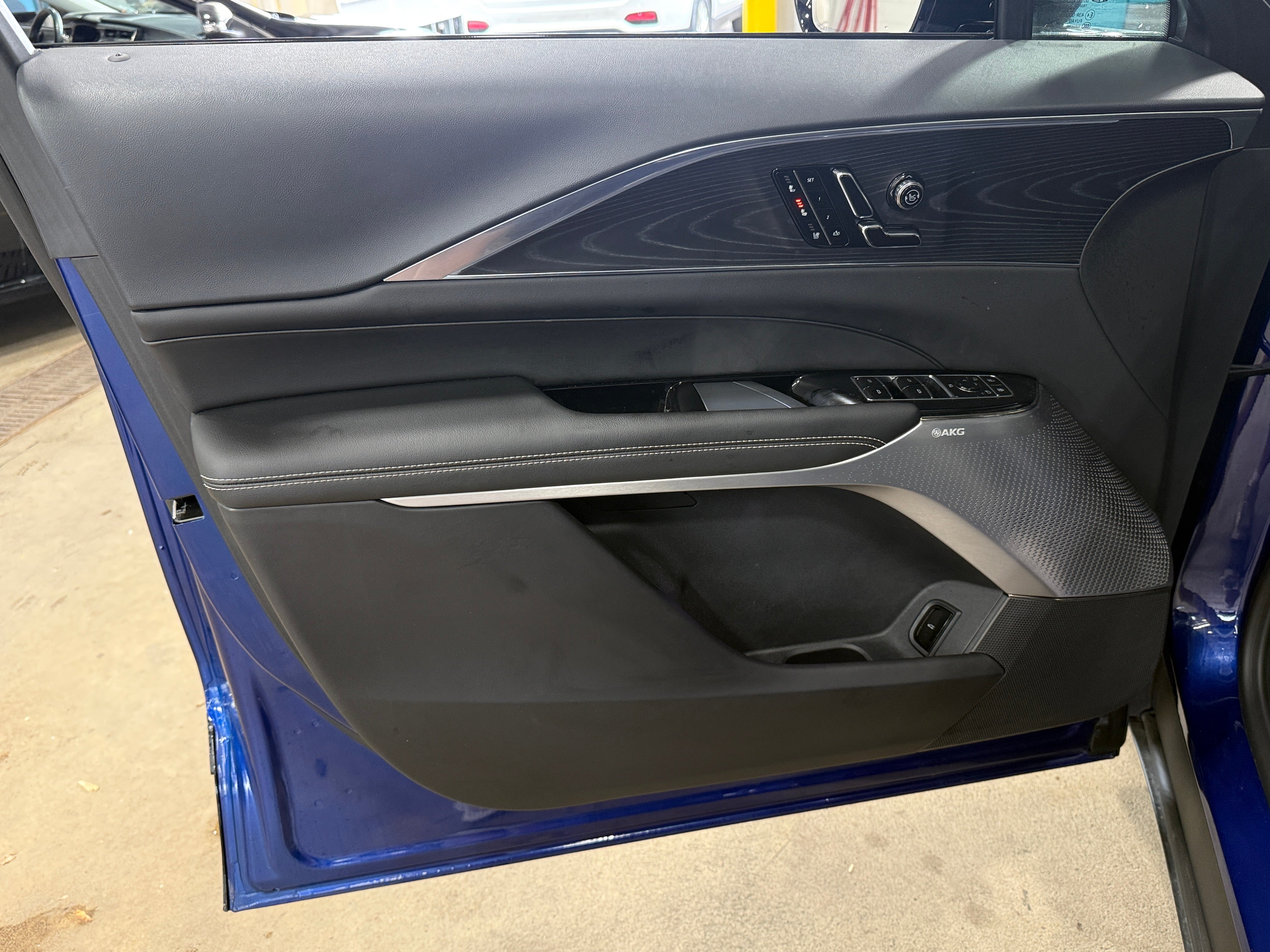 cadillac lyriq 2024 1GYKPVRL2RZ123980 image cadillac lyriq 2024 1GYKPVRL2RZ123980 image