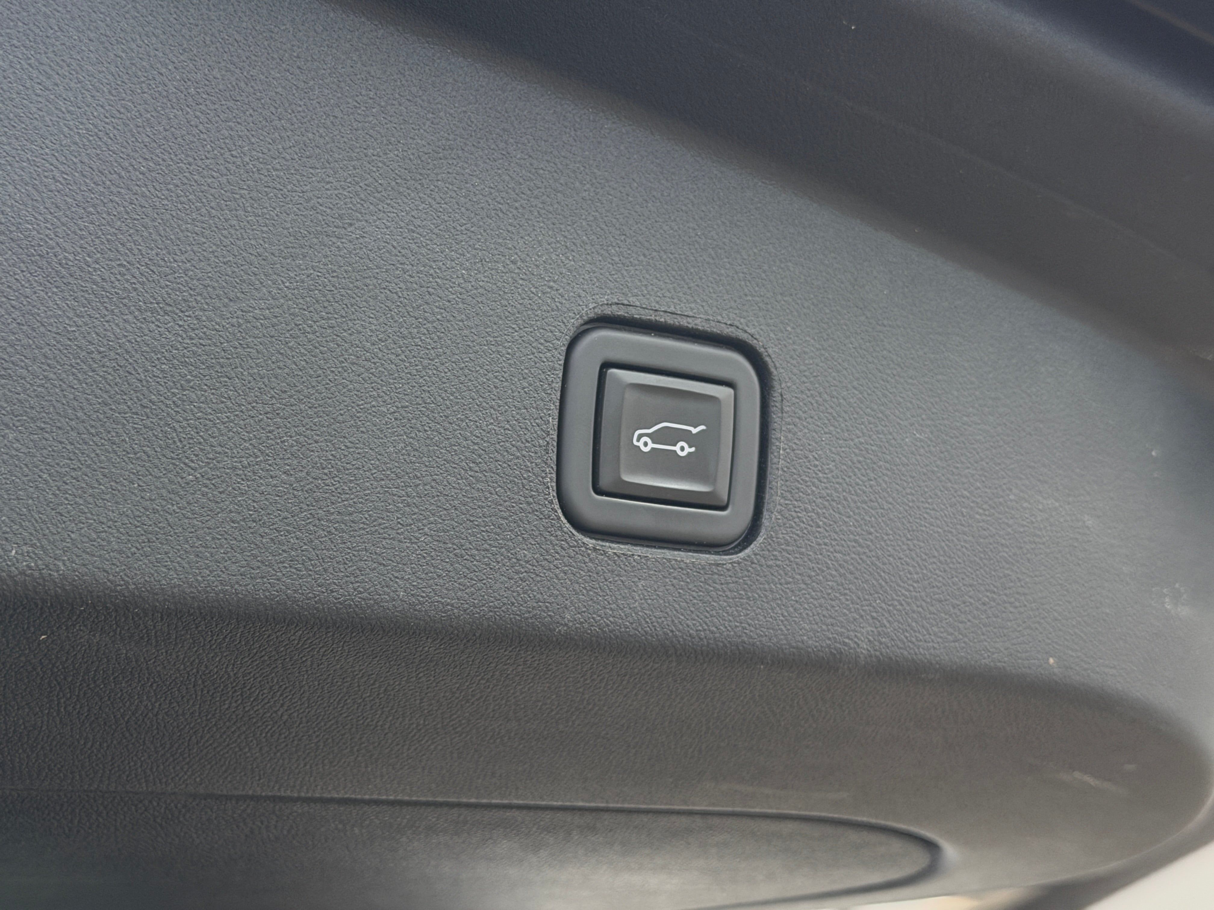 cadillac lyriq 2024 1GYKPMRK7RZ103242 image cadillac lyriq 2024 1GYKPMRK7RZ103242 image