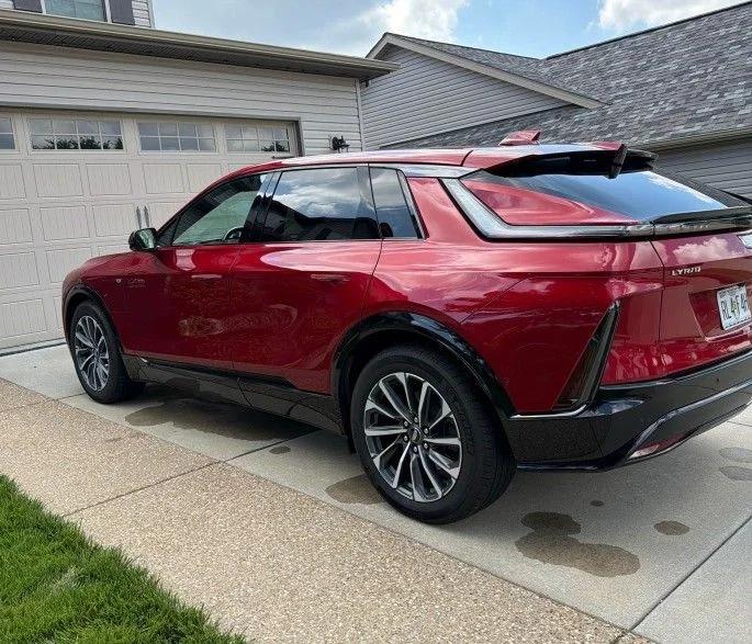cadillac lyriq 2024 1GYKPVRL8RZ123207 image cadillac lyriq 2024 1GYKPVRL8RZ123207 image