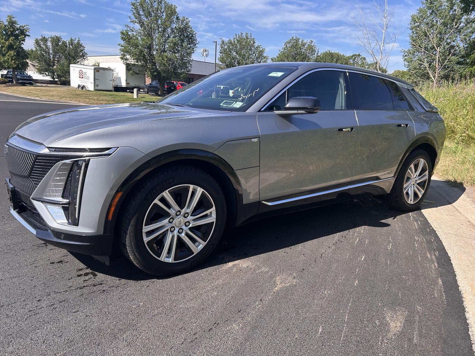 cadillac lyriq 2024 1GYKPMRL0RZ128069 image cadillac lyriq 2024 1GYKPMRL0RZ128069 image