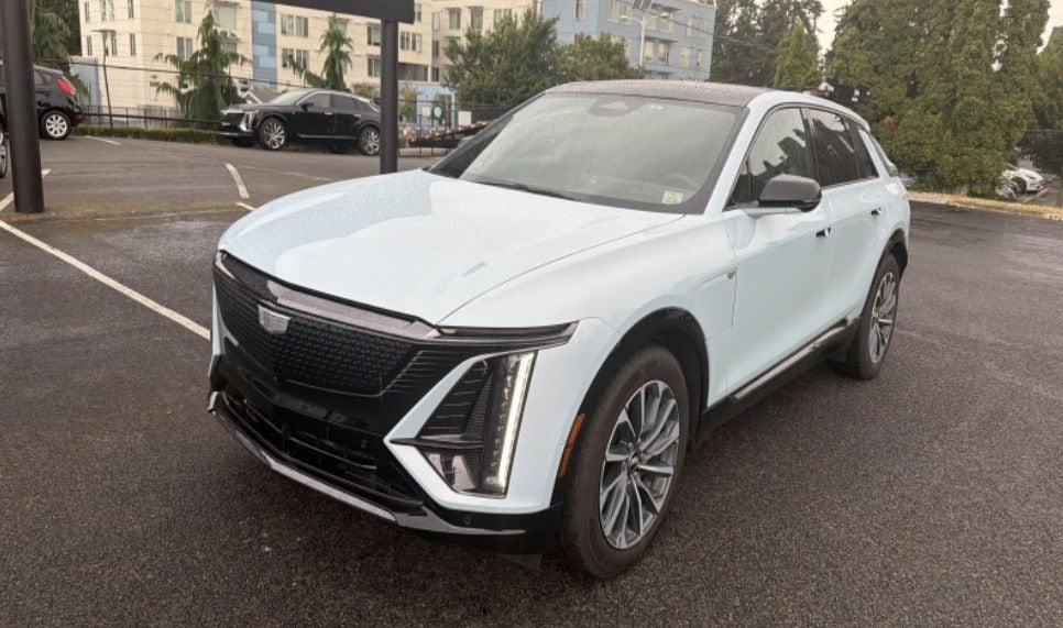 cadillac lyriq 2024 1GYKPVRL2RZ119900 image cadillac lyriq 2024 1GYKPVRL2RZ119900 image
